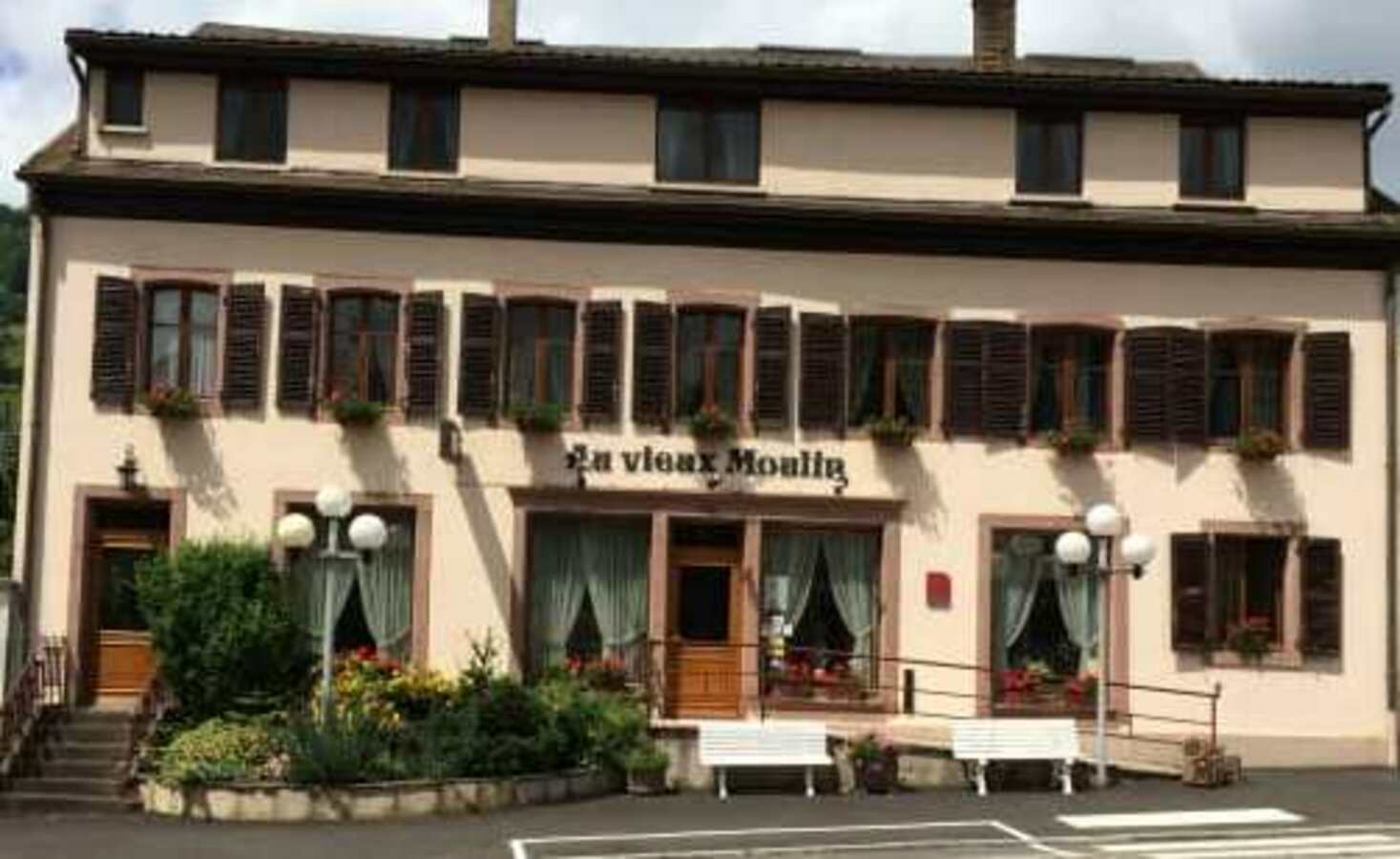 facade pharmacie 21 mai bis